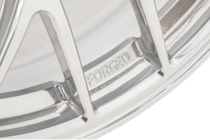Apex EC-7R 17x9.5 +40 5x100 Polished - Universal