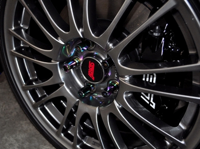 KICS R40 16+4 Piece Neo Chrome 12x1.25 Lug Nuts (Part Number: 31875NK) KICS R40 16+4 Piece Neo Chrome 12x1.25 Lug Nuts (Part Number: )