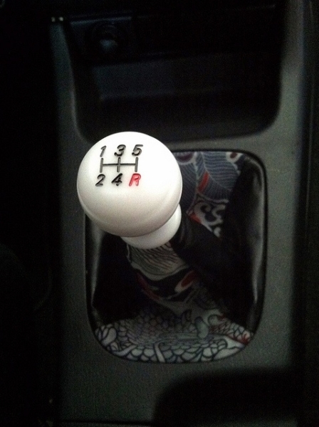Beatrush Duracon Shift Knob White 5MT M12x1.25 (Part Number: A91212W-B) User Media for: Beatrush Duracon Shift Knob White 5MT M12x1.25 - Universal