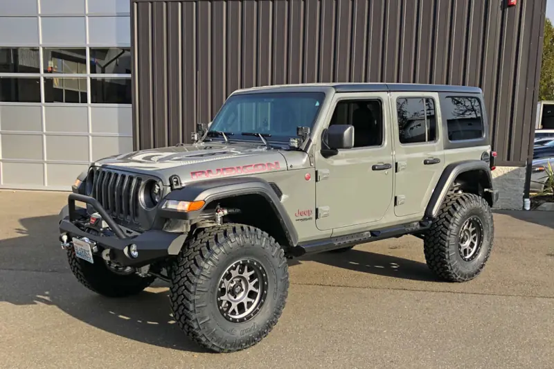 2018 Jeep JL with 4.5in Teraflex Suspension Lift Kit